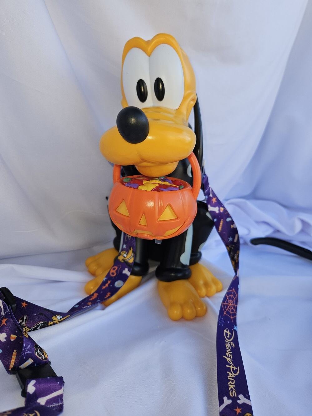 Disney Parks Pluto Skeleton Halloween Sipper with Light Up Pumpkin 2025 NWOT